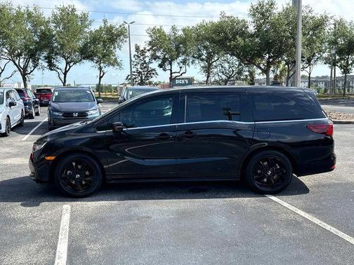 Crystal Black Pearl 2024 Honda Odyssey Sport