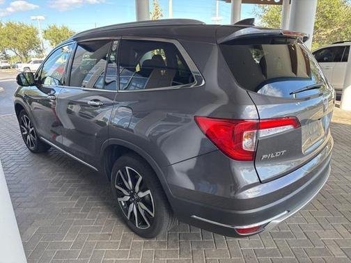 2022 Honda Pilot Touring 8-Passenger