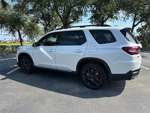 2025 Honda Pilot Touring 8-Passenger