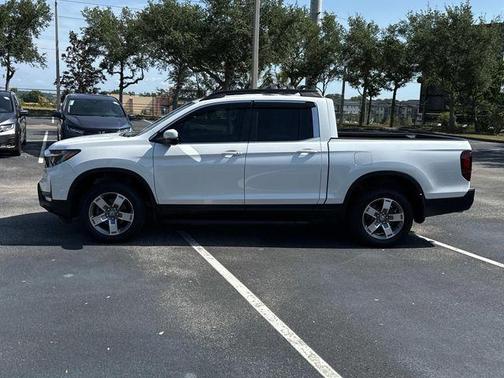 Platinum White 2024 Honda Ridgeline RTL