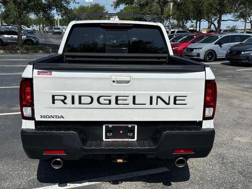 Platinum White 2024 Honda Ridgeline RTL