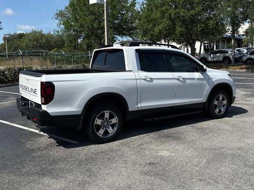 Platinum White 2024 Honda Ridgeline RTL