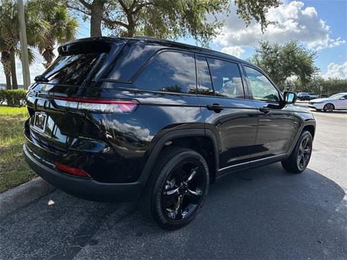 2022 Jeep Grand Cherokee Altitude