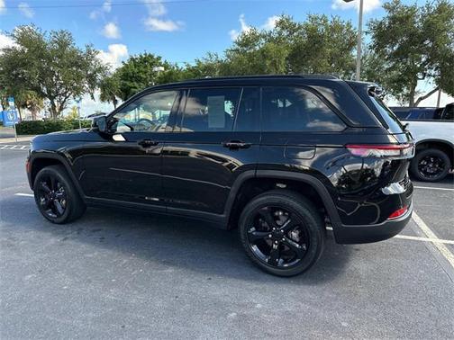 2022 Jeep Grand Cherokee Altitude