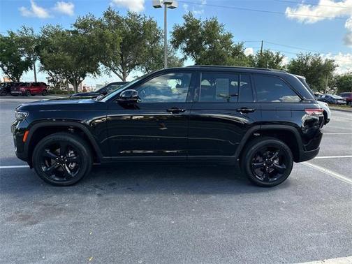 2022 Jeep Grand Cherokee Altitude