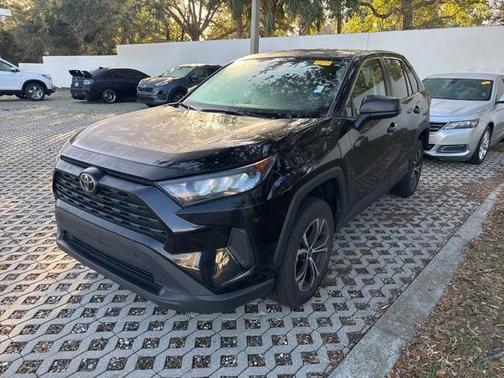 2022 Toyota RAV4 LE