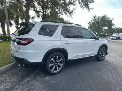 2025 Honda Pilot Touring 8-Passenger