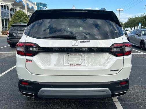2025 Honda Pilot Touring 8-Passenger