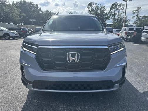 2025 Honda Pilot Touring 8-Passenger