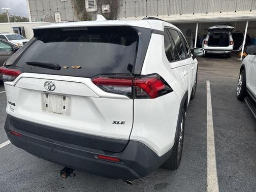 2020 Toyota RAV4 XLE Premium