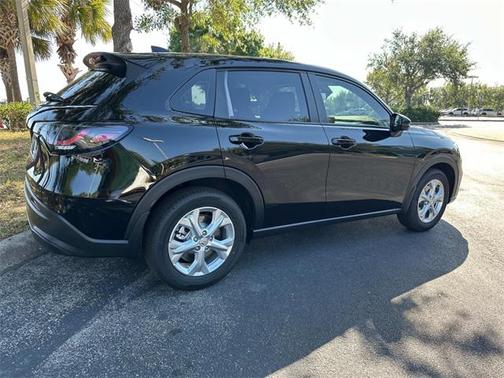 2025 Honda HR-V LX