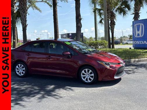 Pearl 2022 Toyota Corolla LE