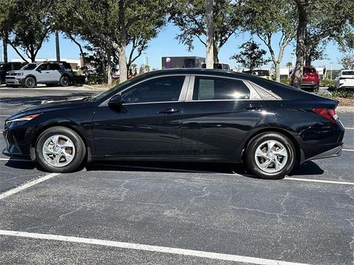 2023 Hyundai ELANTRA SE