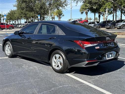 2023 Hyundai ELANTRA SE