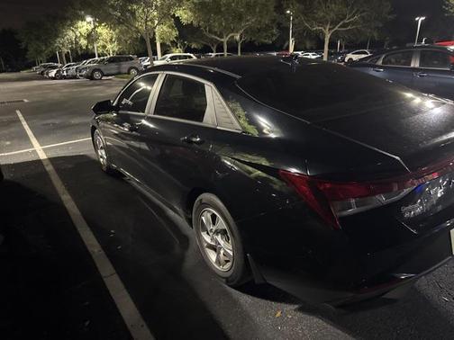 2023 Hyundai ELANTRA SE