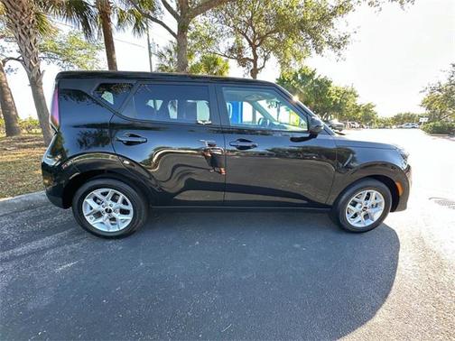 2025 Kia Soul S