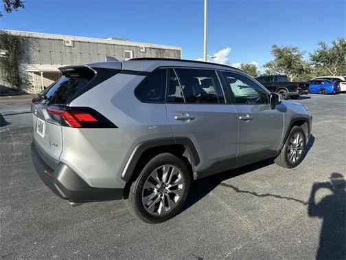 2022 Toyota RAV4 XLE Premium