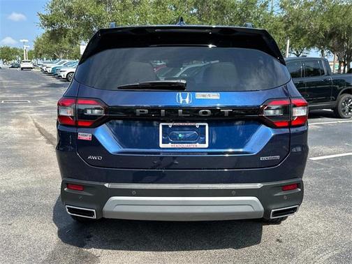 2025 Honda Pilot Touring 8-Passenger