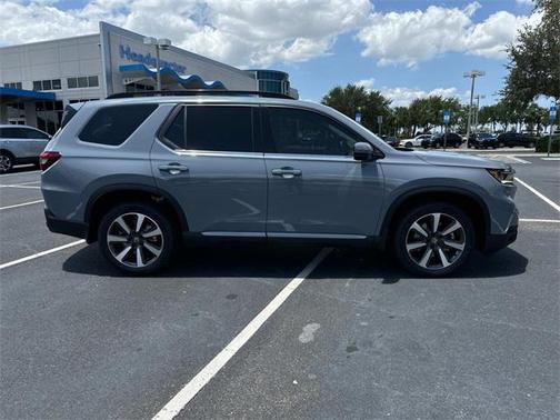 2025 Honda Pilot Touring 8-Passenger