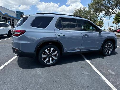 2025 Honda Pilot Touring 8-Passenger