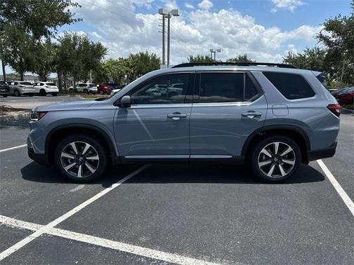 2025 Honda Pilot Touring 8-Passenger