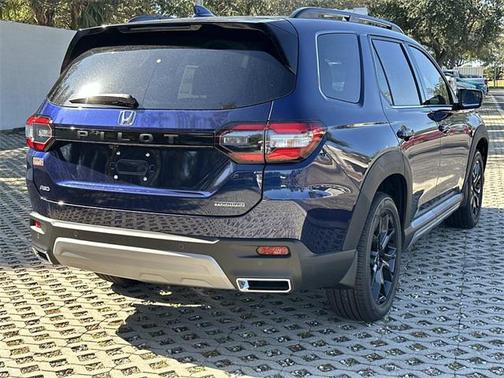 2025 Honda Pilot Touring 8-Passenger