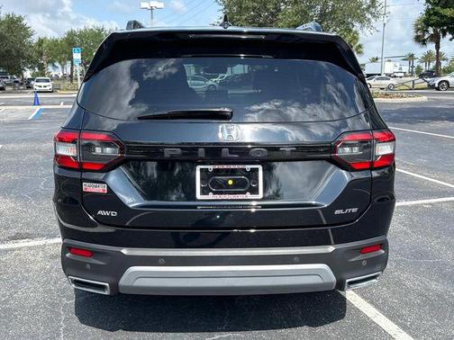 Crystal Black Pearl 2023 Honda Pilot Elite