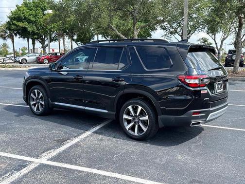 Crystal Black Pearl 2023 Honda Pilot Elite