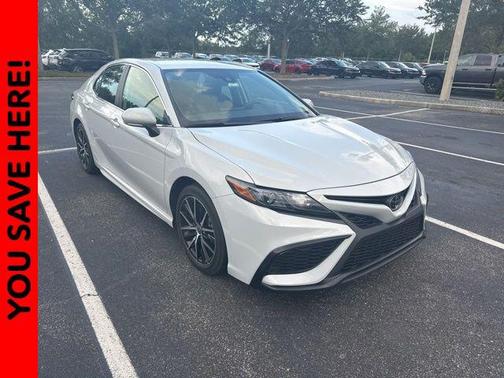 Ice 2023 Toyota Camry SE
