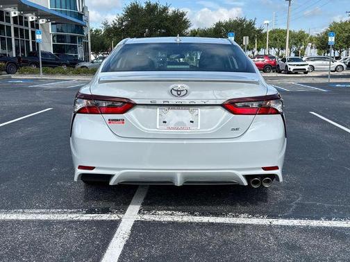 Ice 2023 Toyota Camry SE