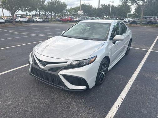 Ice 2023 Toyota Camry SE