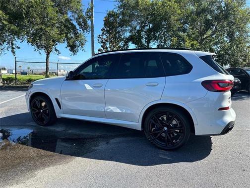 2023 BMW X5 M50i