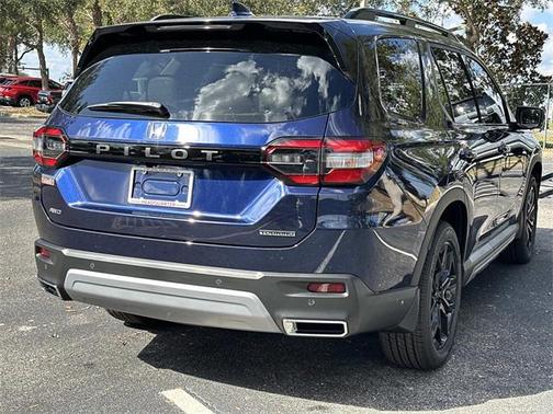 2025 Honda Pilot Touring 8-Passenger