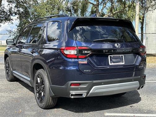 2025 Honda Pilot Touring 8-Passenger