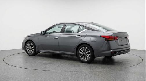 Gun Metallic 2025 Nissan Altima SV FWD