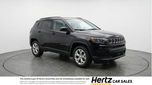 Diamond Black Crystal Pearlcoat 2025 Jeep Compass Latitude