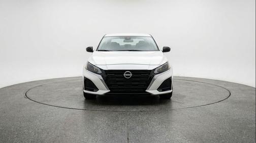 Glacier White 2025 Nissan Altima SV FWD