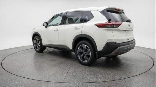 Everest White Pearl Tricoat 2025 Nissan Rogue SV