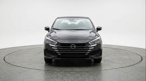 Super Black 2025 Nissan Versa 1.6 SV