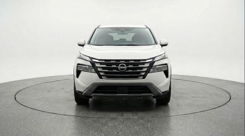 Everest White Pearl Tricoat 2025 Nissan Rogue SV