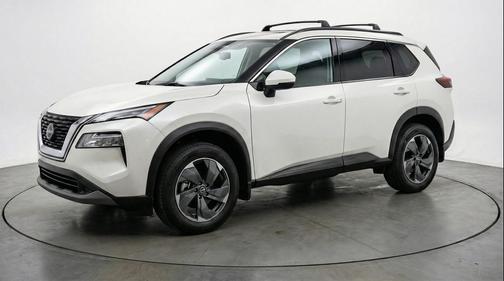 Everest White Pearl Tricoat 2025 Nissan Rogue SV