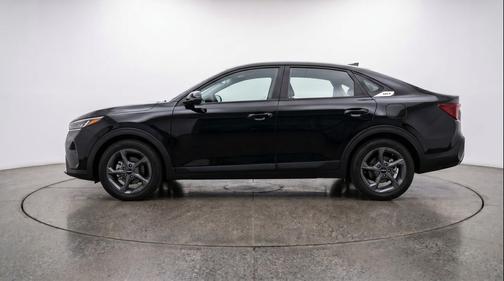 Aurora Black Pearl 2025 Kia K4 LXS