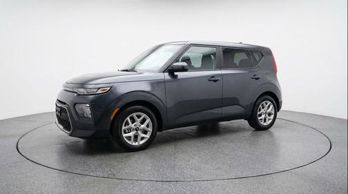 Gravity Gray 2025 Kia Soul LX