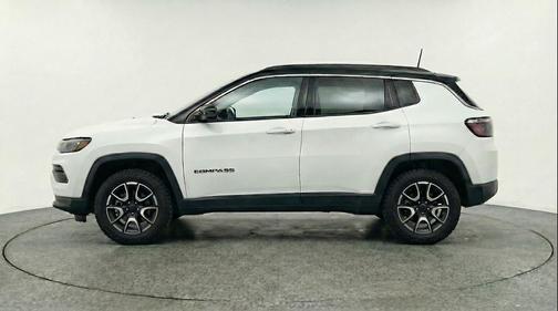 Bright White Clearcoat 2025 Jeep Compass Trailhawk