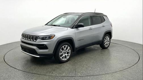Silver Zynith Metallic Clearcoat 2025 Jeep Compass Limited