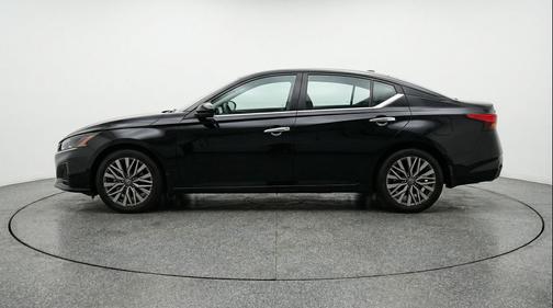 Super Black 2025 Nissan Altima SV FWD