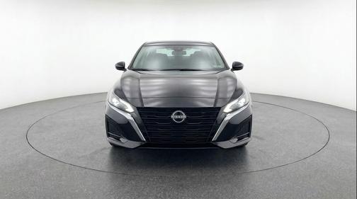 Super Black 2025 Nissan Altima SV FWD