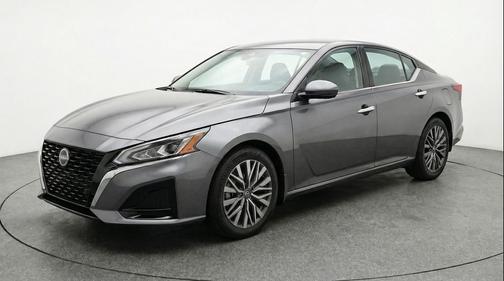 Gun Metallic 2025 Nissan Altima SV FWD