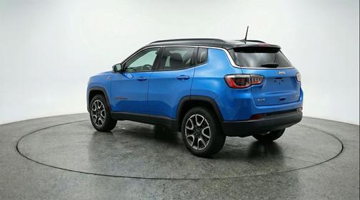 Hydro Blue Pearlcoat 2025 Jeep Compass Trailhawk