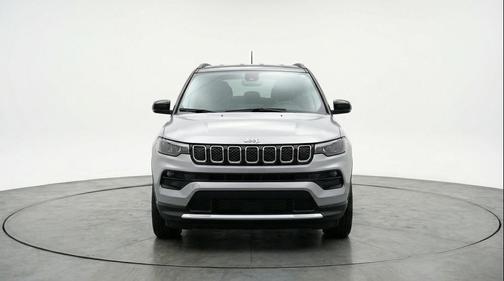 Silver Zynith Metallic Clearcoat 2025 Jeep Compass Limited